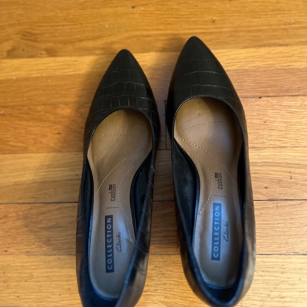 Clarks Black Leather Pump, 7.5 M